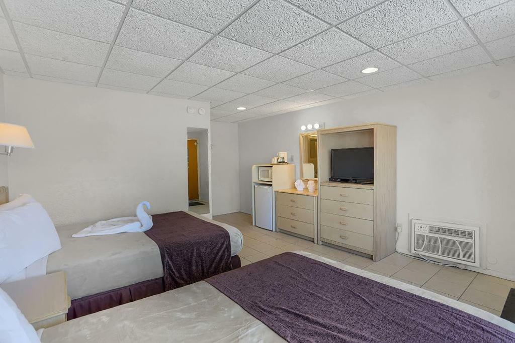 Heart Of Wildwood Boardwalk Motel Bagian luar foto